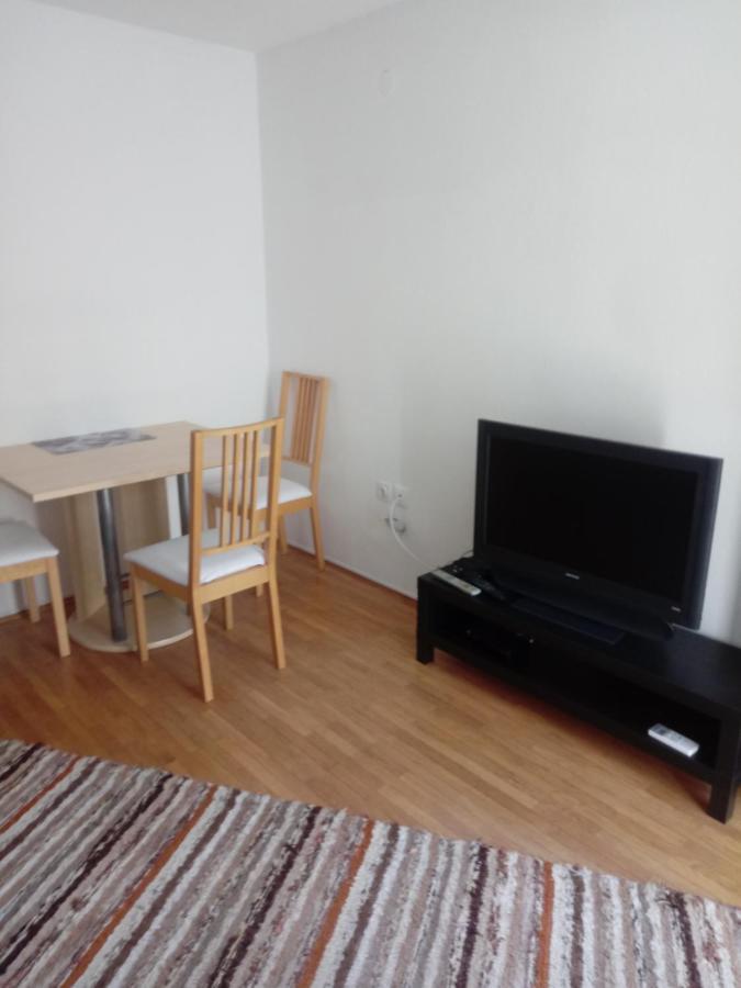 V Klancu Apartamento Dekani Exterior foto